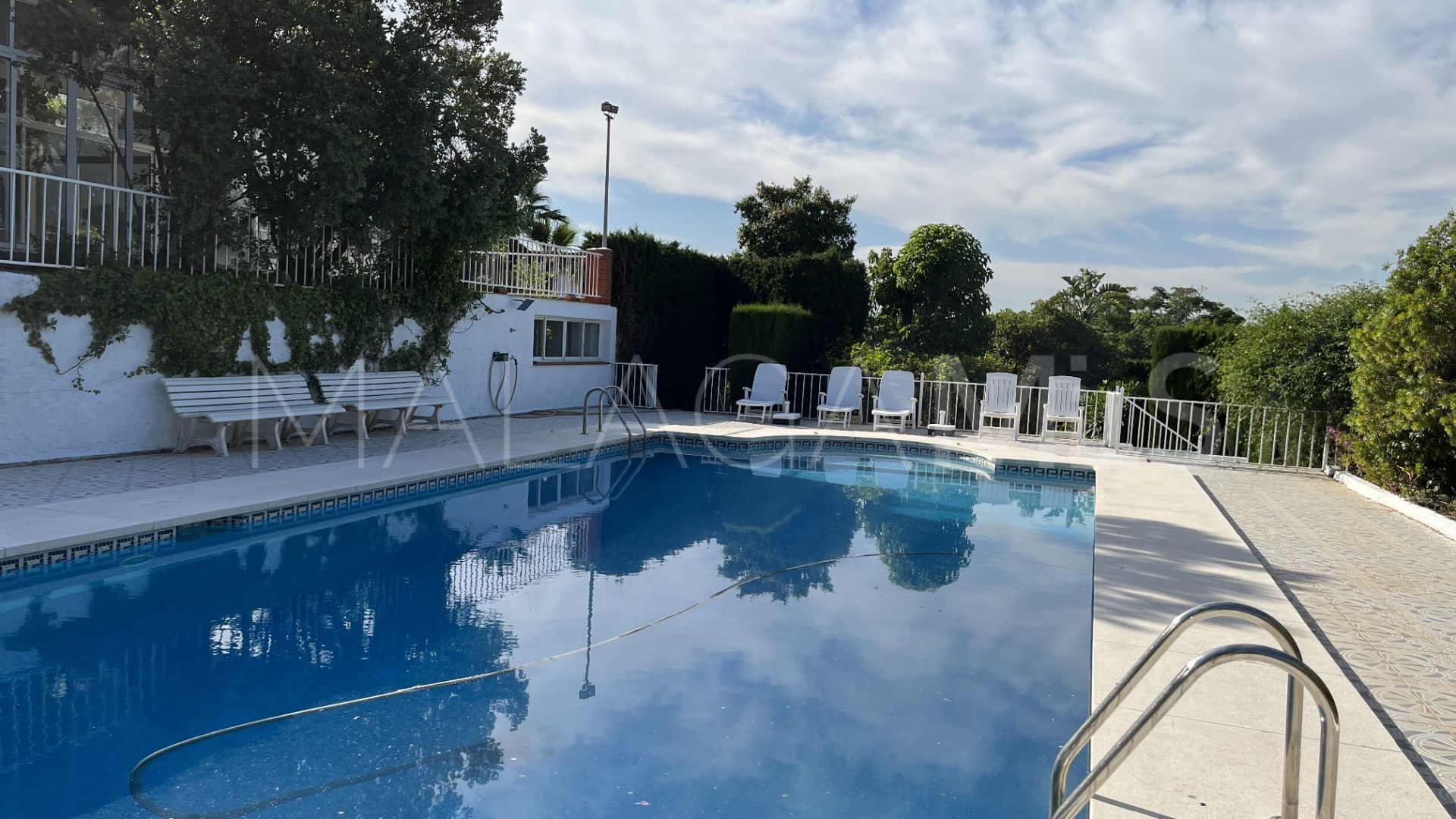 Buy villa in Pinos de Alhaurín with 6 bedrooms