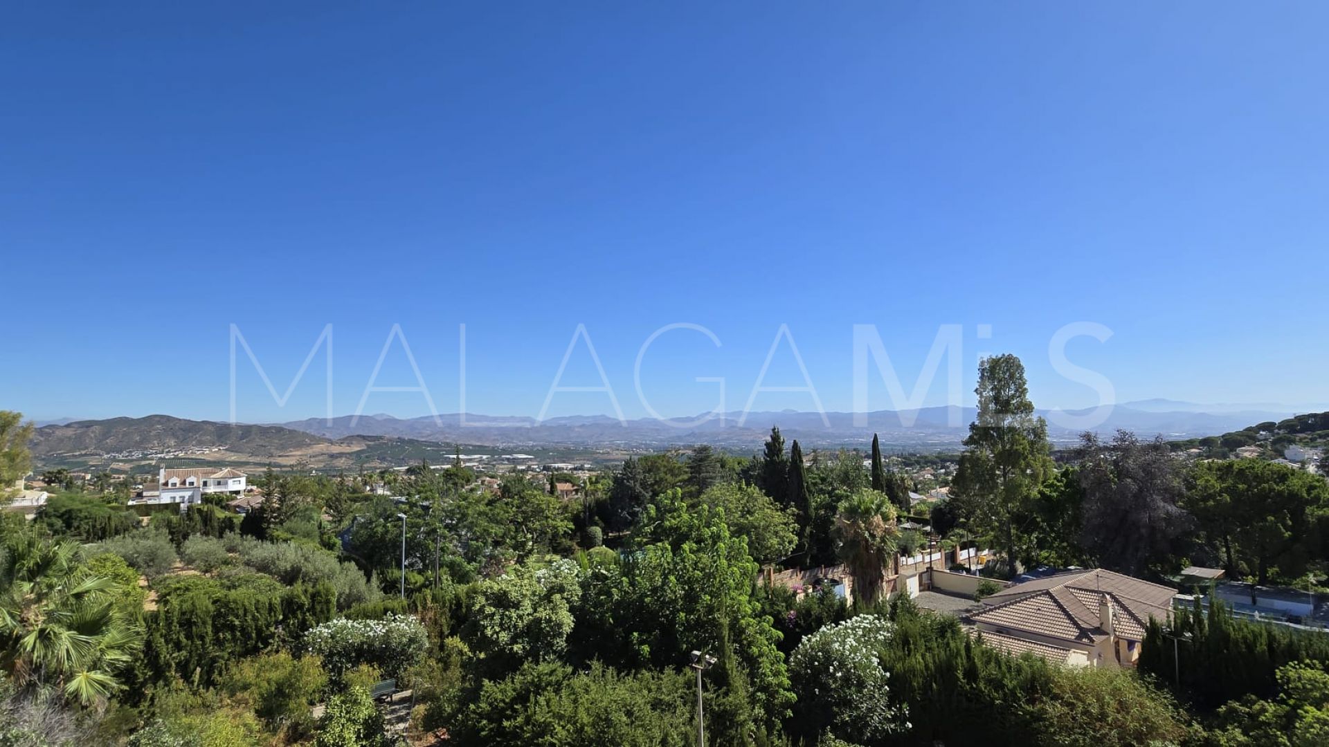 Buy villa in Pinos de Alhaurín with 6 bedrooms