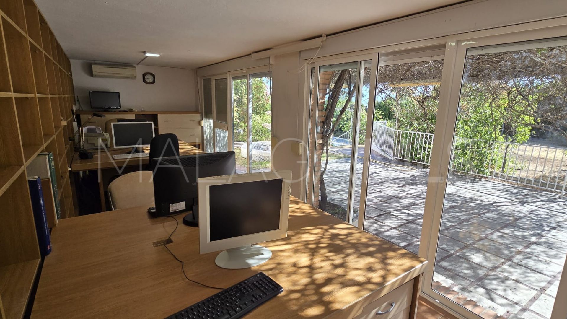 Buy villa in Pinos de Alhaurín with 6 bedrooms