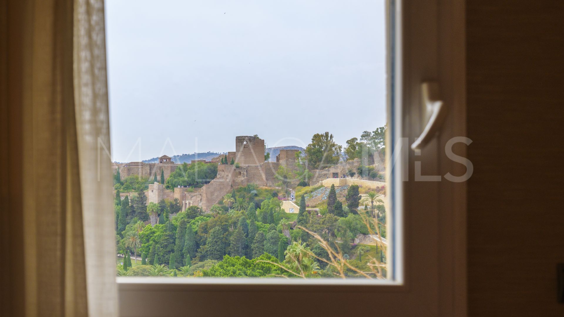 For sale La Malagueta - La Caleta 3 bedrooms penthouse