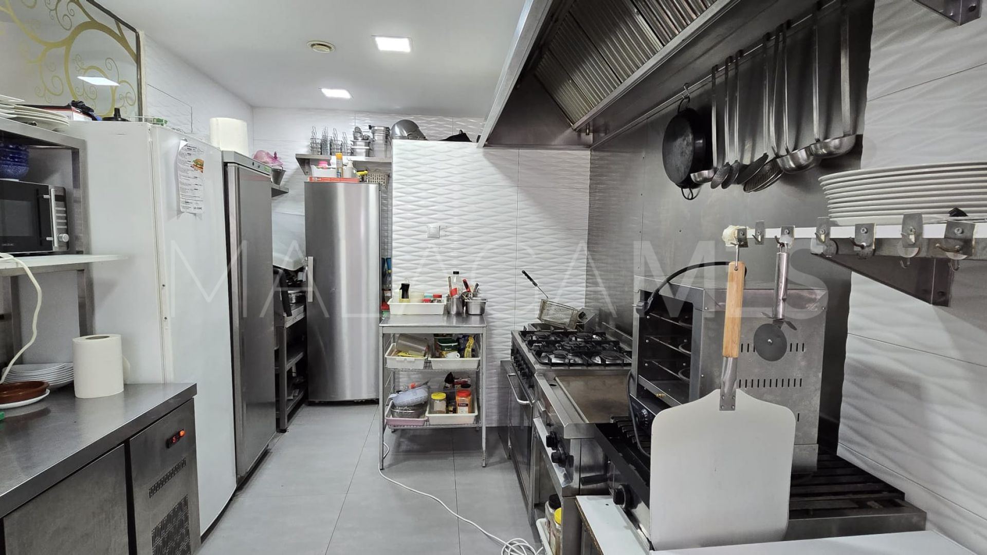 Commercial for sale in Bajondillo