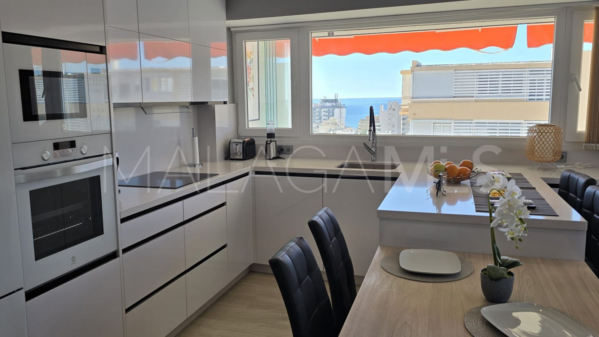 Appartement terrasse for sale in La Carihuela