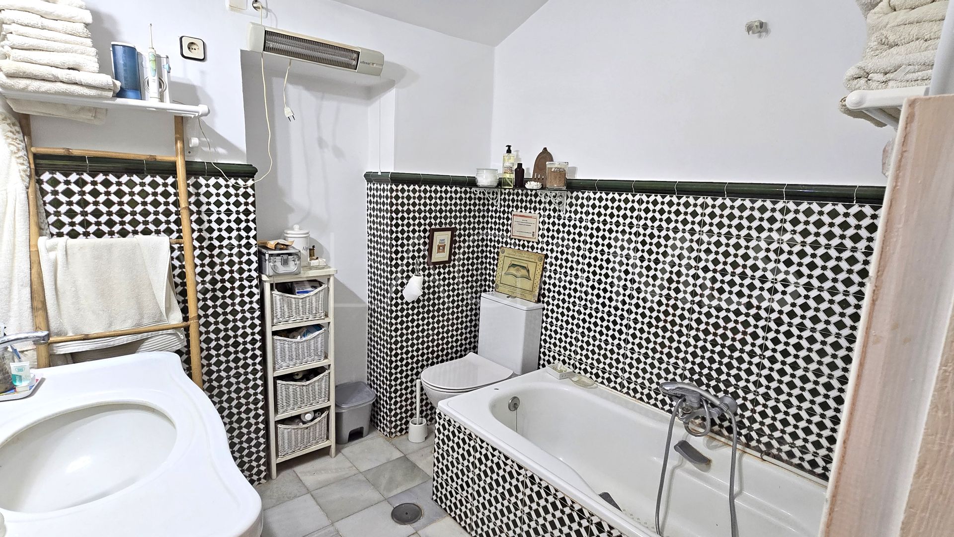 Hus i byn for sale in Montemar