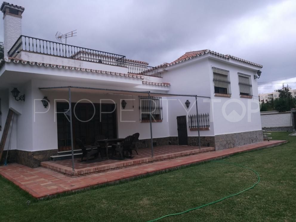 Chalet with 5 bedrooms for sale in Malaga
