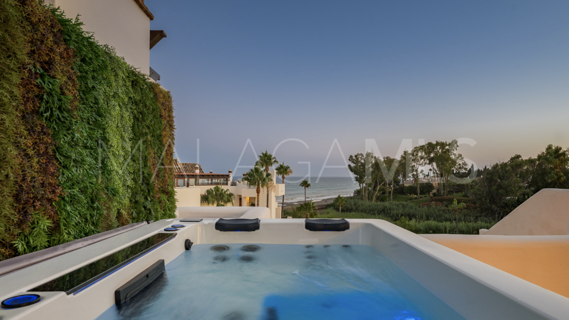 Zweistöckiges penthouse for sale in Bahía del Velerín