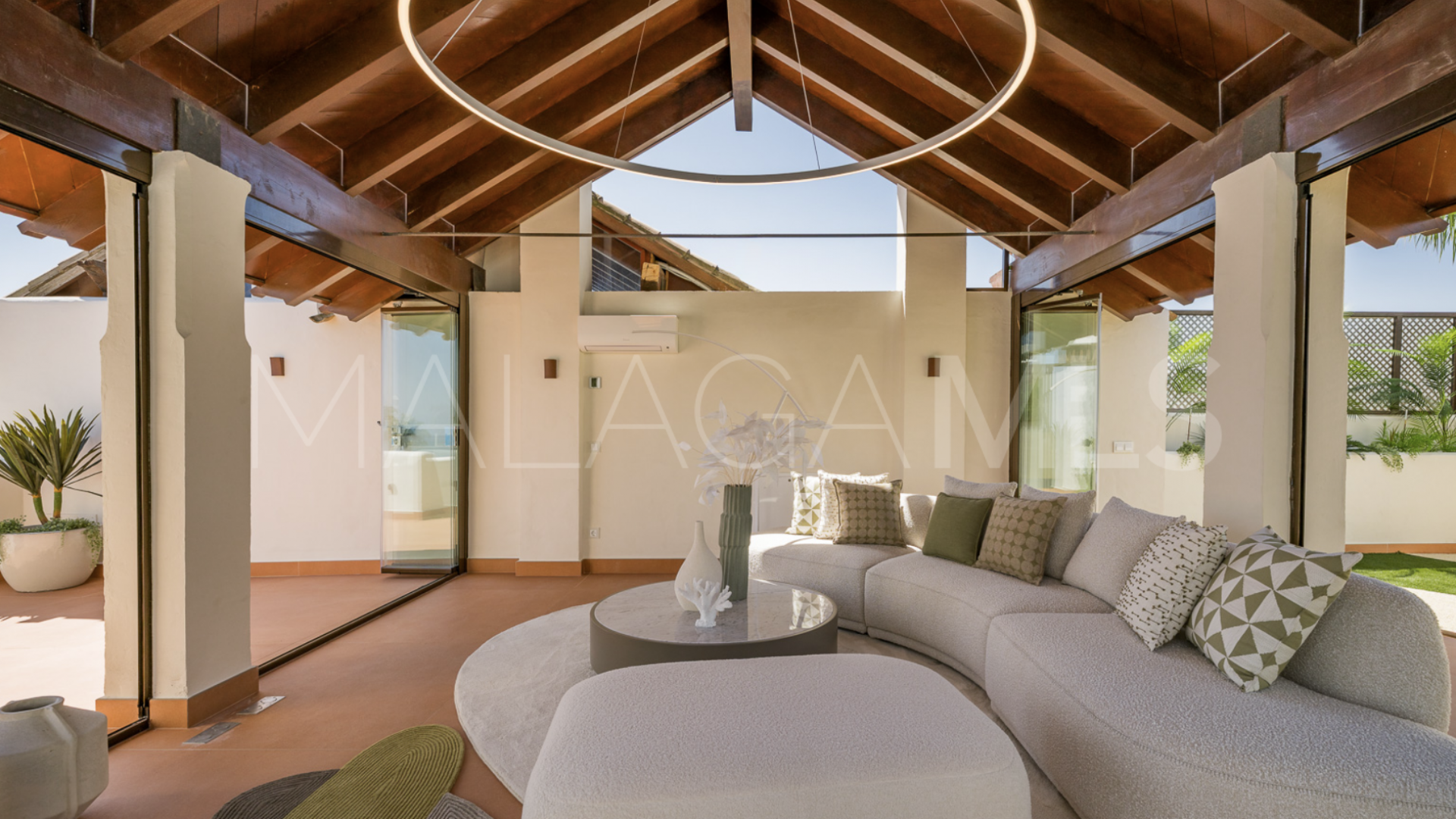 Zweistöckiges penthouse for sale in Bahía del Velerín