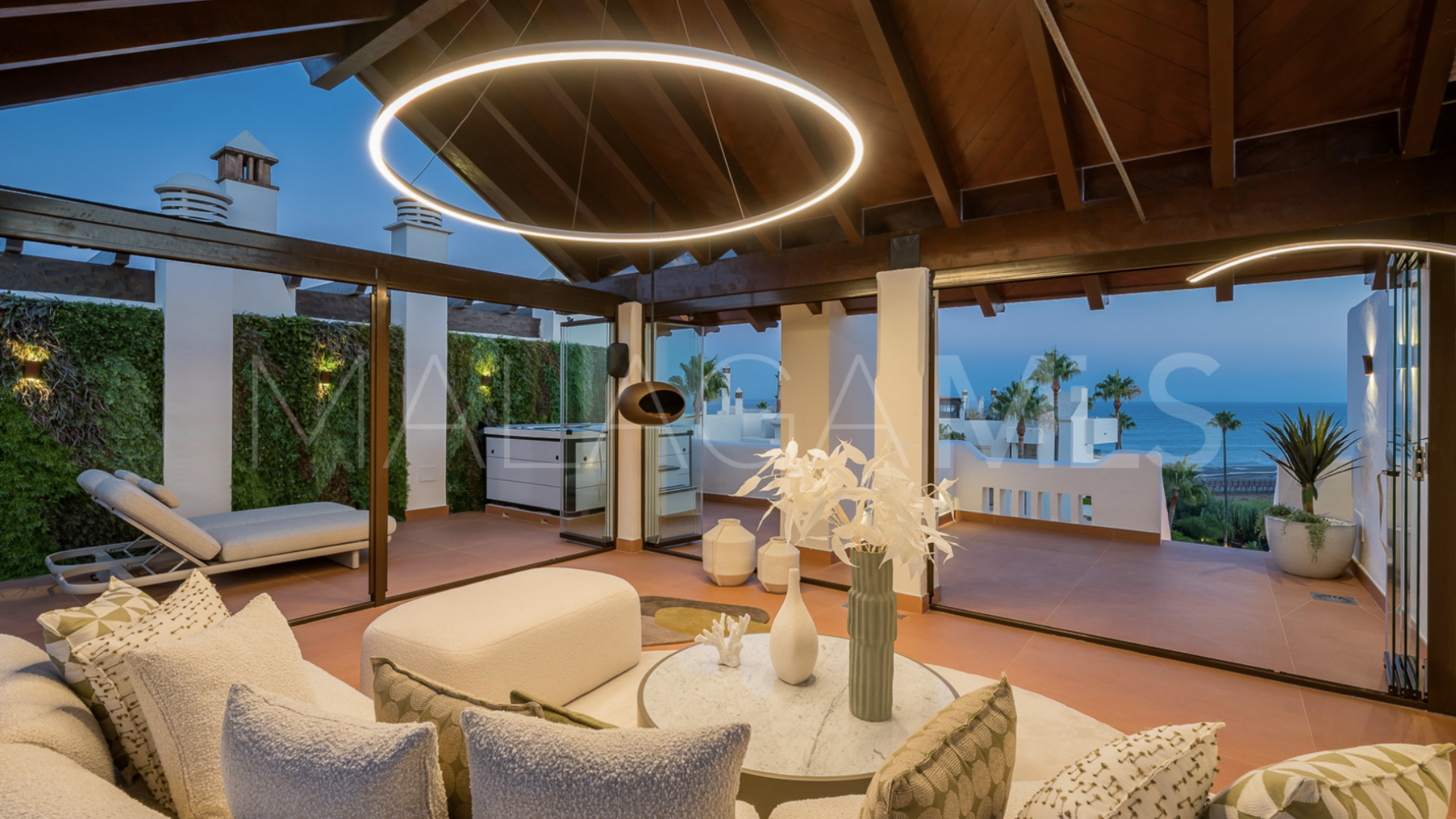 Zweistöckiges penthouse for sale in Bahía del Velerín