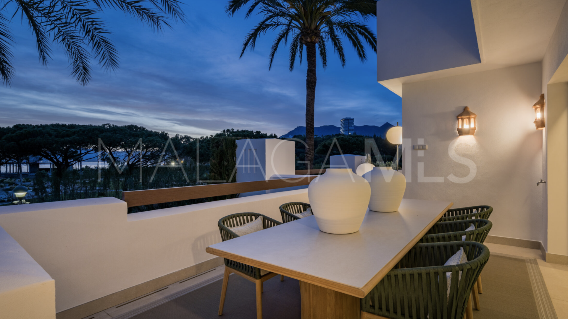 Lägenhet for sale in Los Monteros Palm Beach