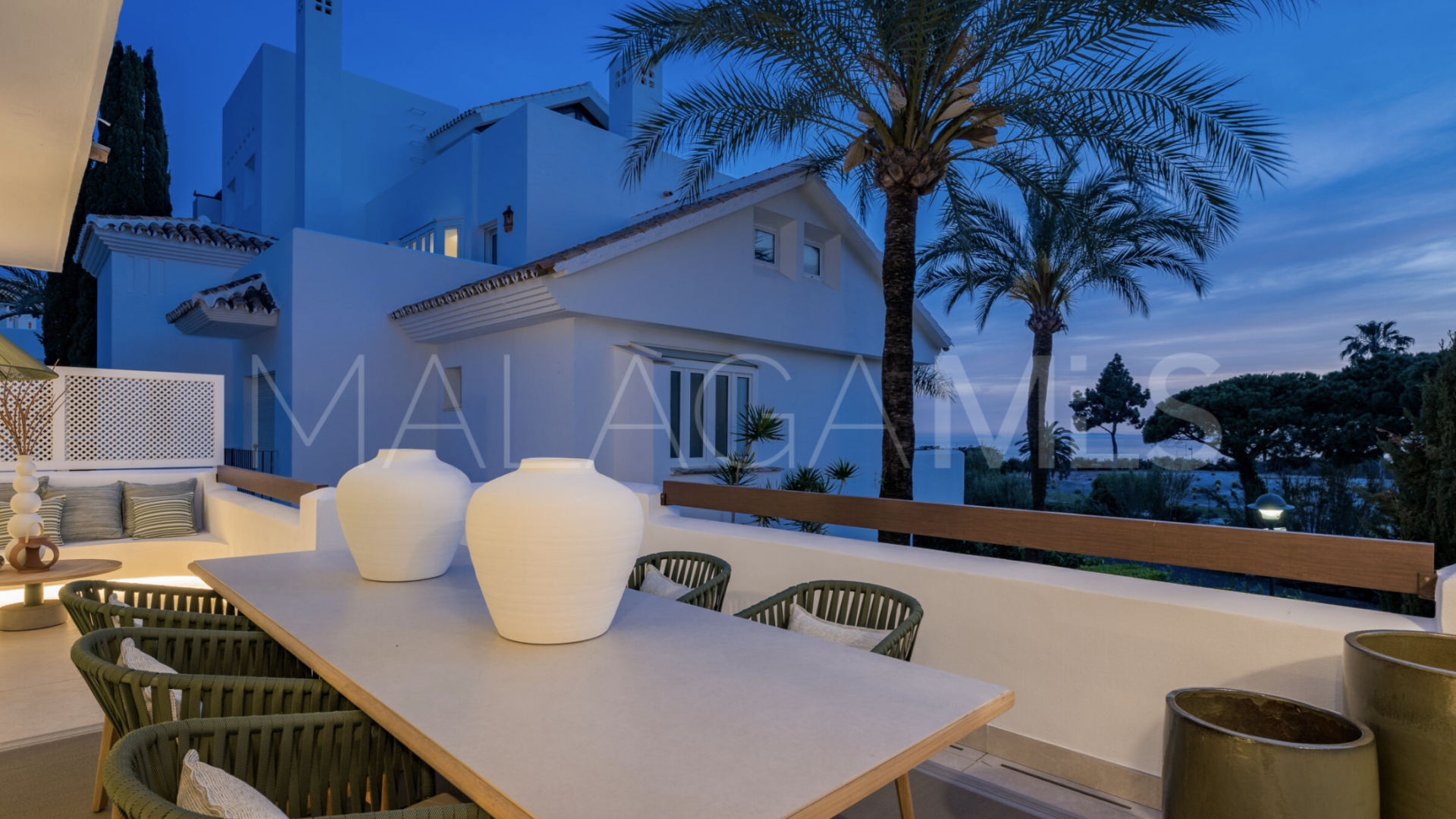 Lägenhet for sale in Los Monteros Palm Beach