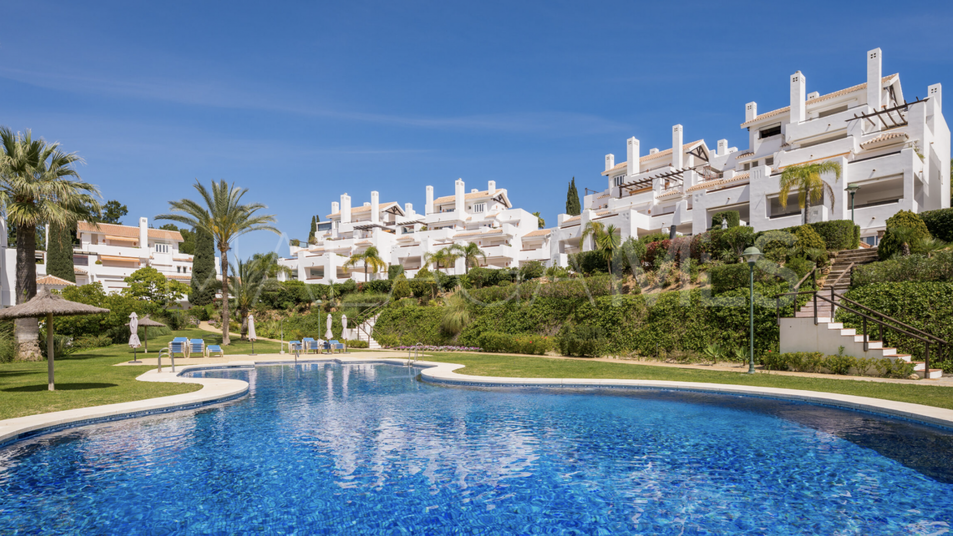 Lägenhet for sale in Los Monteros Palm Beach