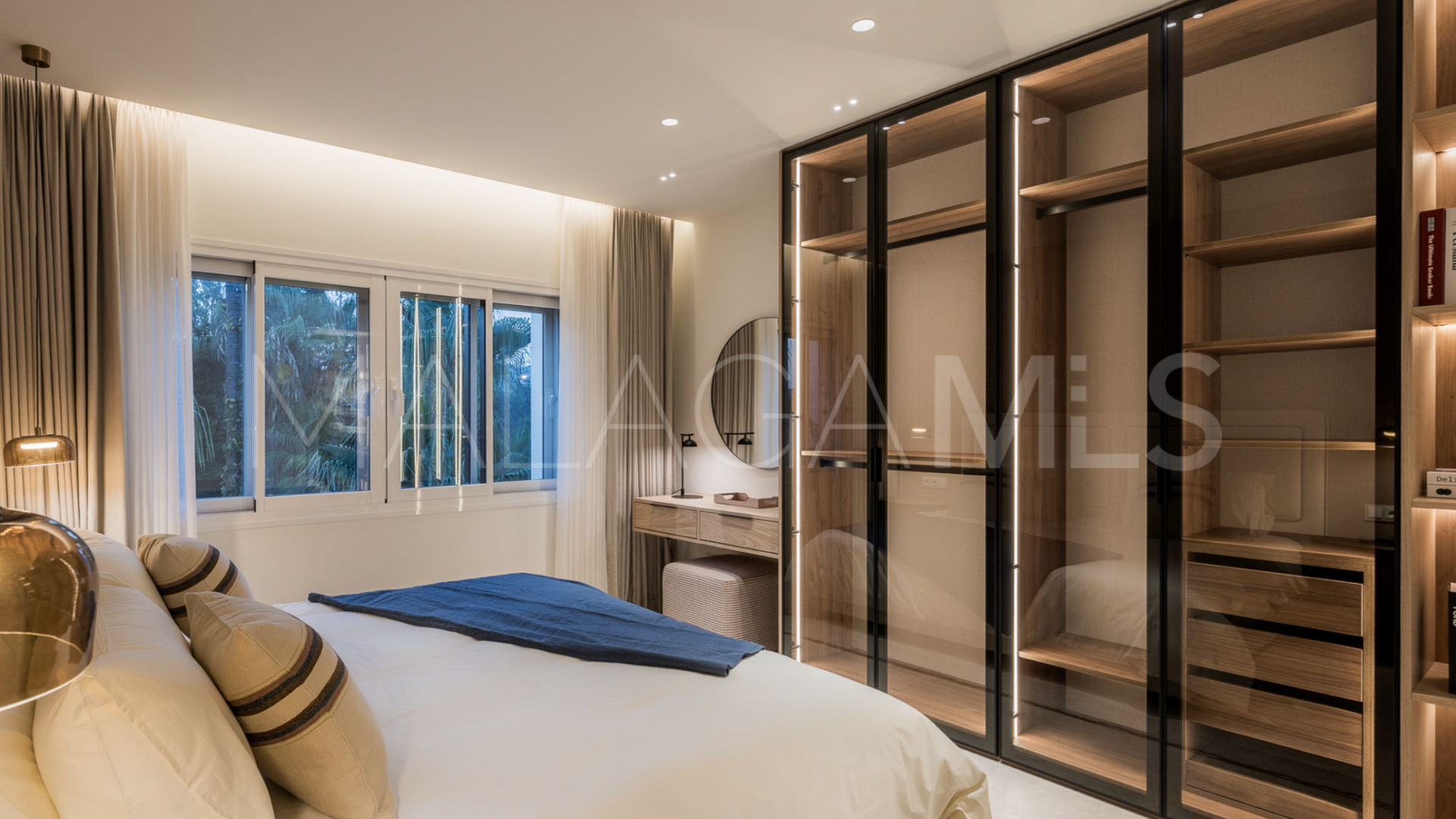 Zweistöckiges penthouse for sale in Bahía del Velerín