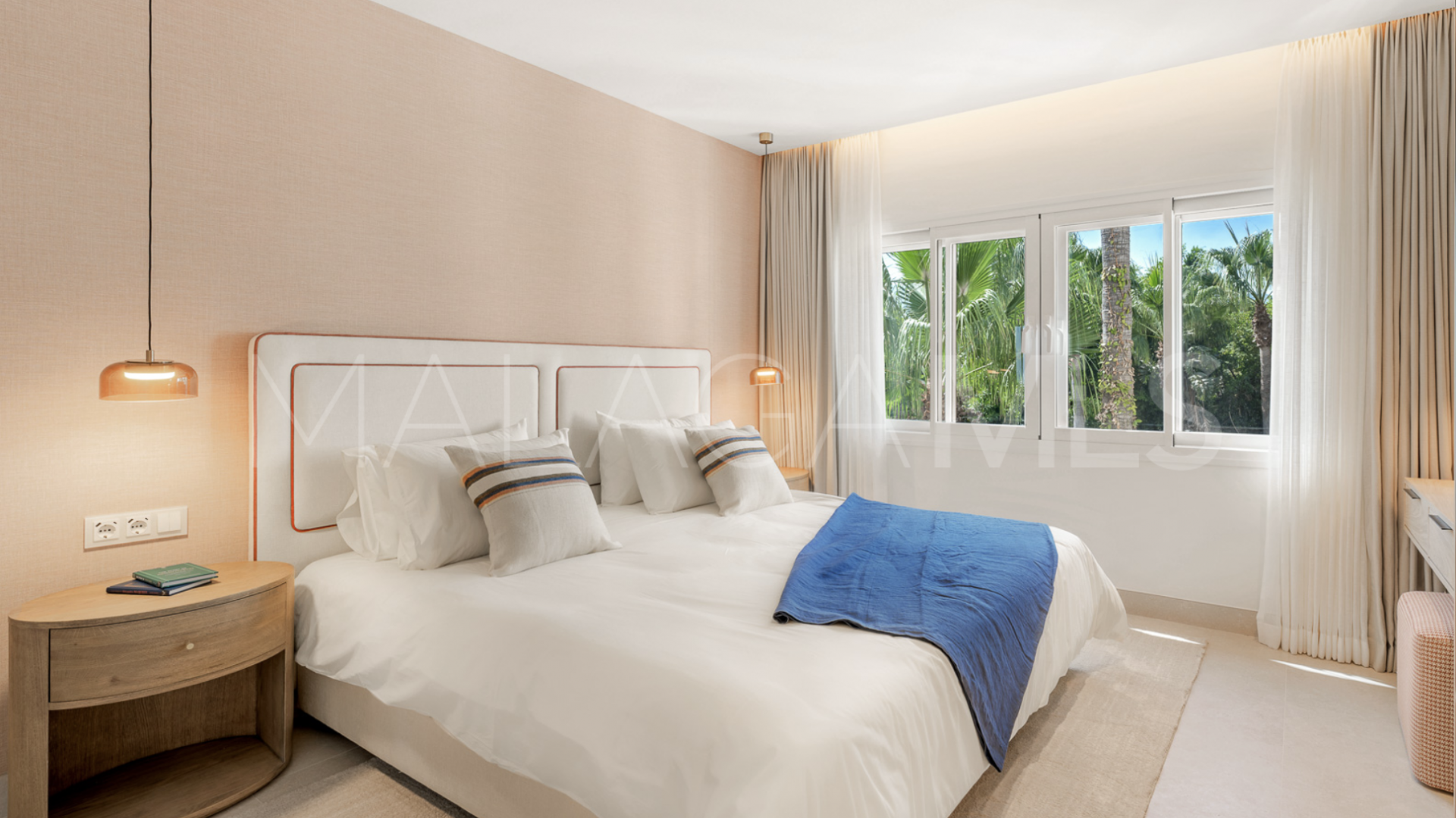 Zweistöckiges penthouse for sale in Bahía del Velerín