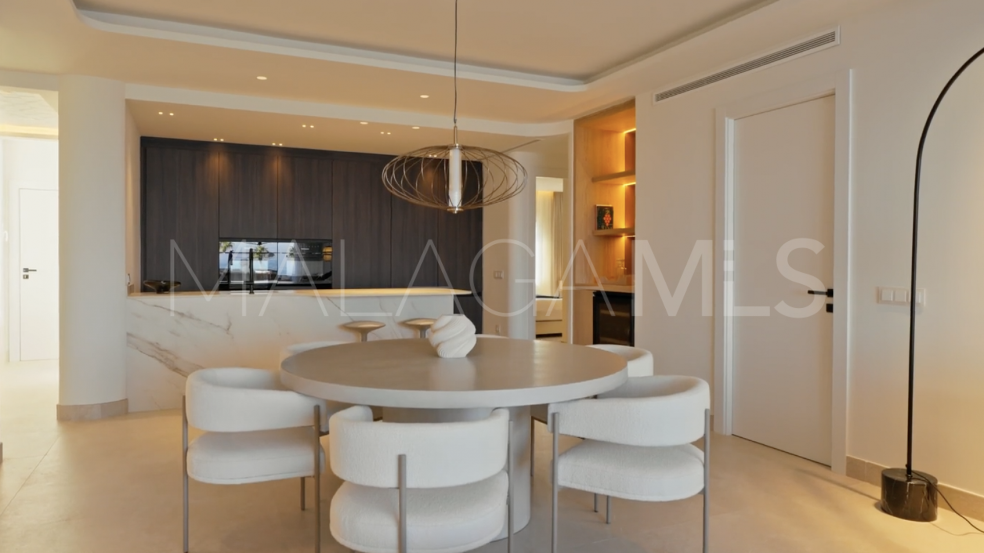 Zweistöckiges penthouse for sale in Bahía del Velerín