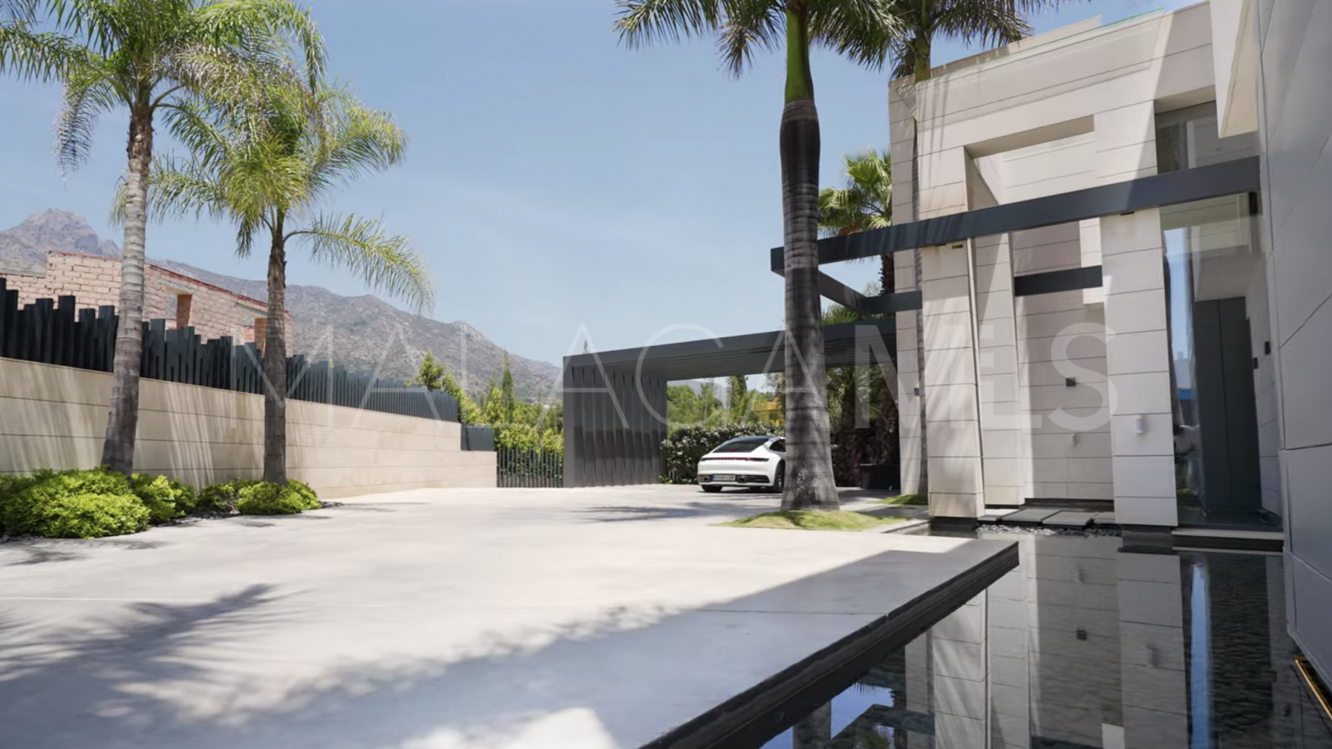 For sale villa with 6 bedrooms in Lomas del Virrey