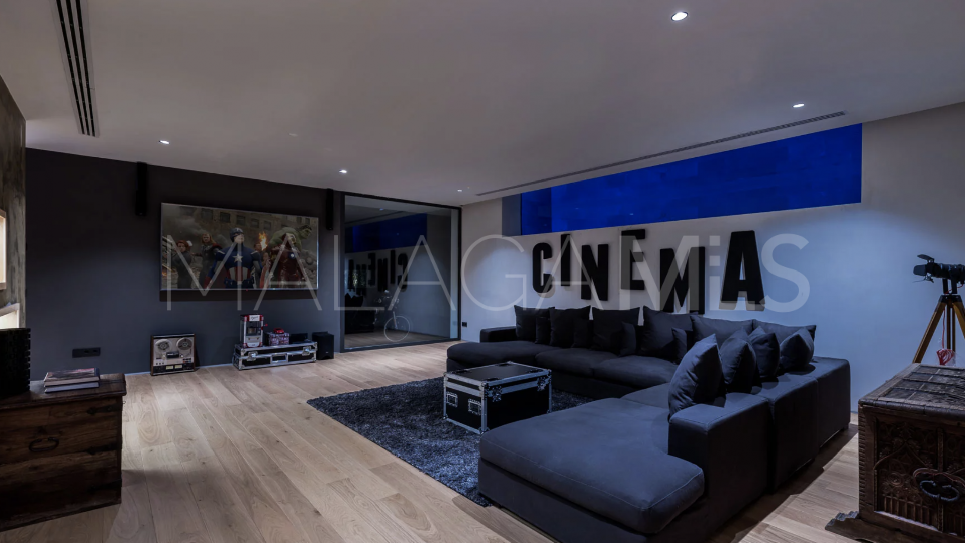For sale villa with 6 bedrooms in Lomas del Virrey