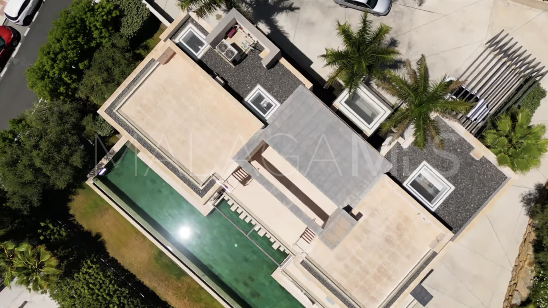 For sale villa with 6 bedrooms in Lomas del Virrey
