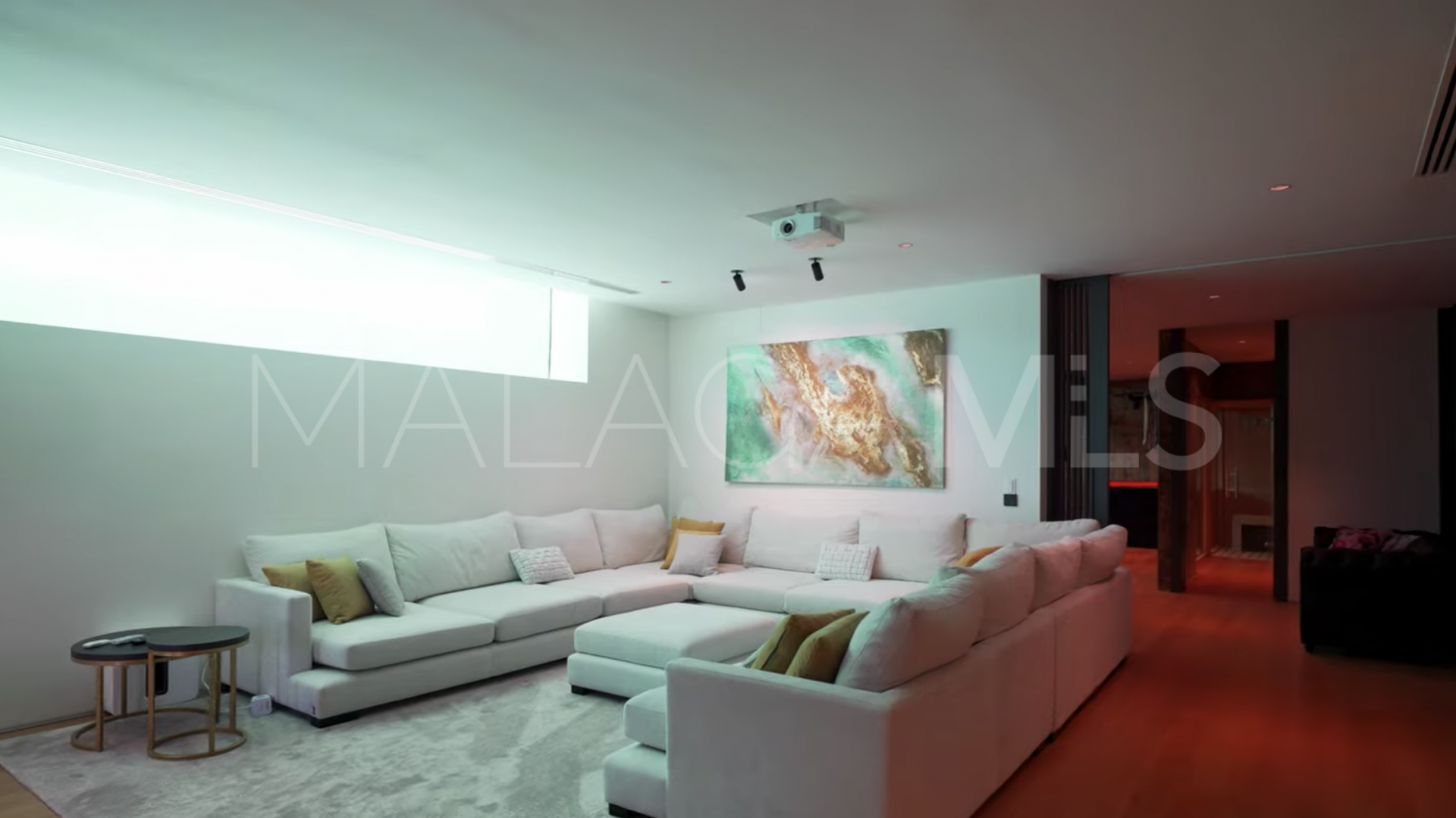 For sale villa with 6 bedrooms in Lomas del Virrey