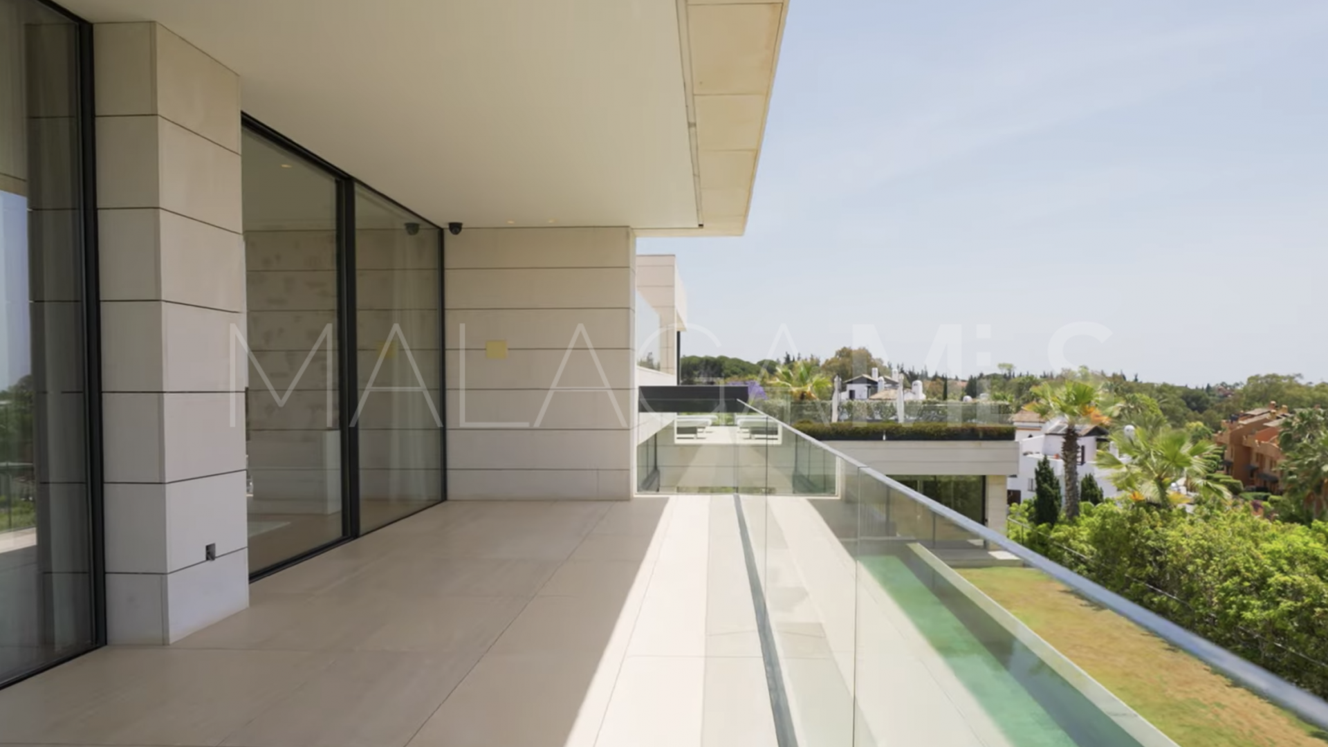 For sale villa with 6 bedrooms in Lomas del Virrey