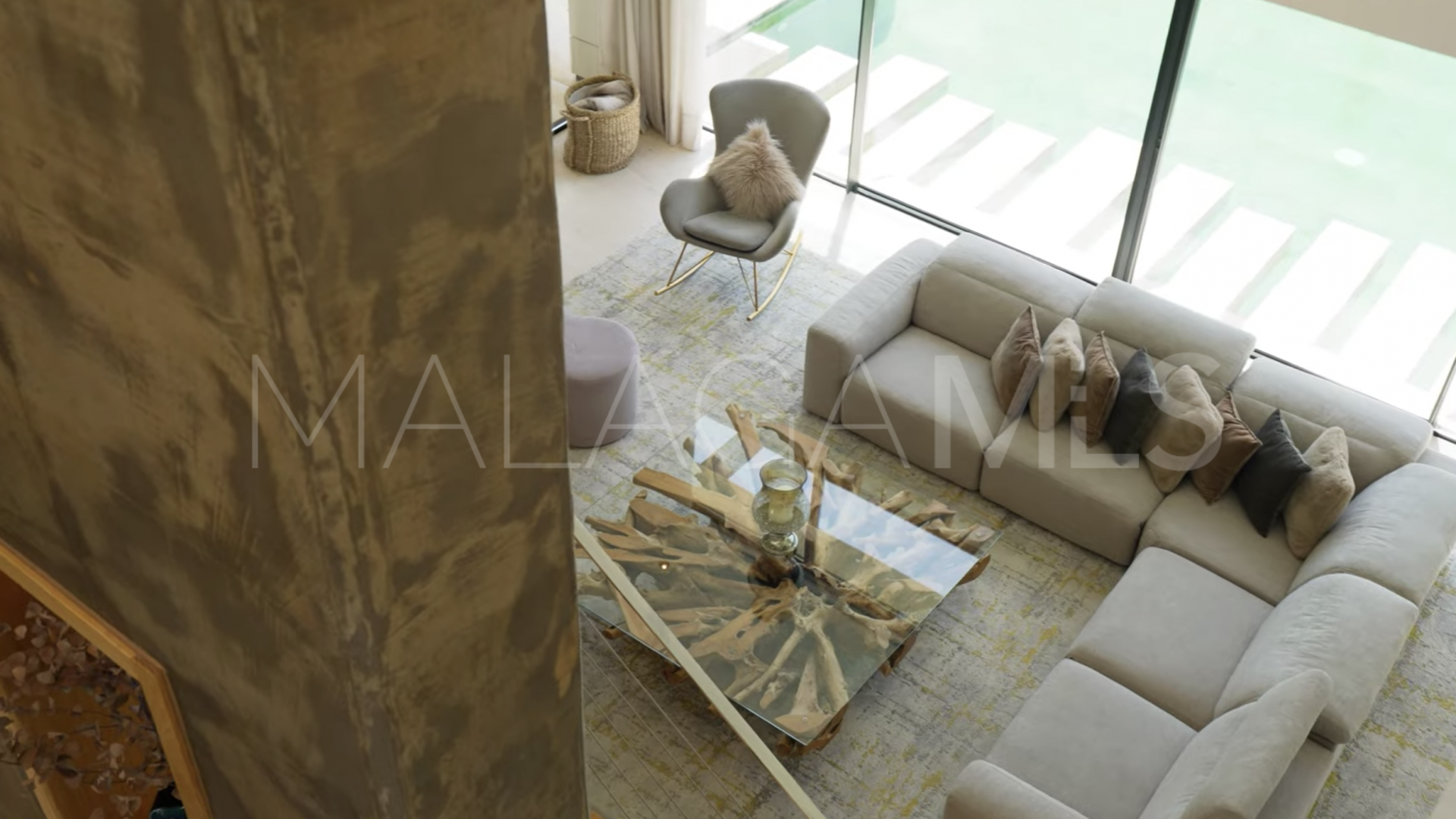 For sale villa with 6 bedrooms in Lomas del Virrey