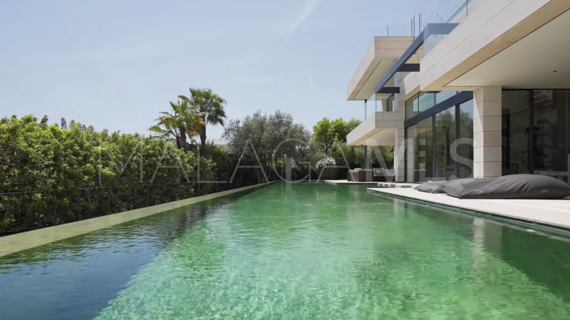 For sale villa with 6 bedrooms in Lomas del Virrey