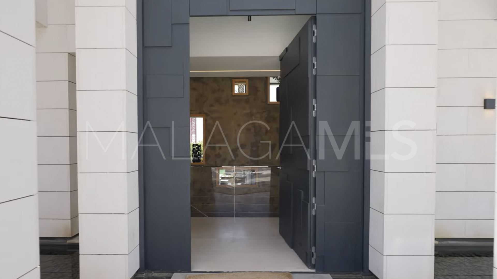 For sale villa with 6 bedrooms in Lomas del Virrey