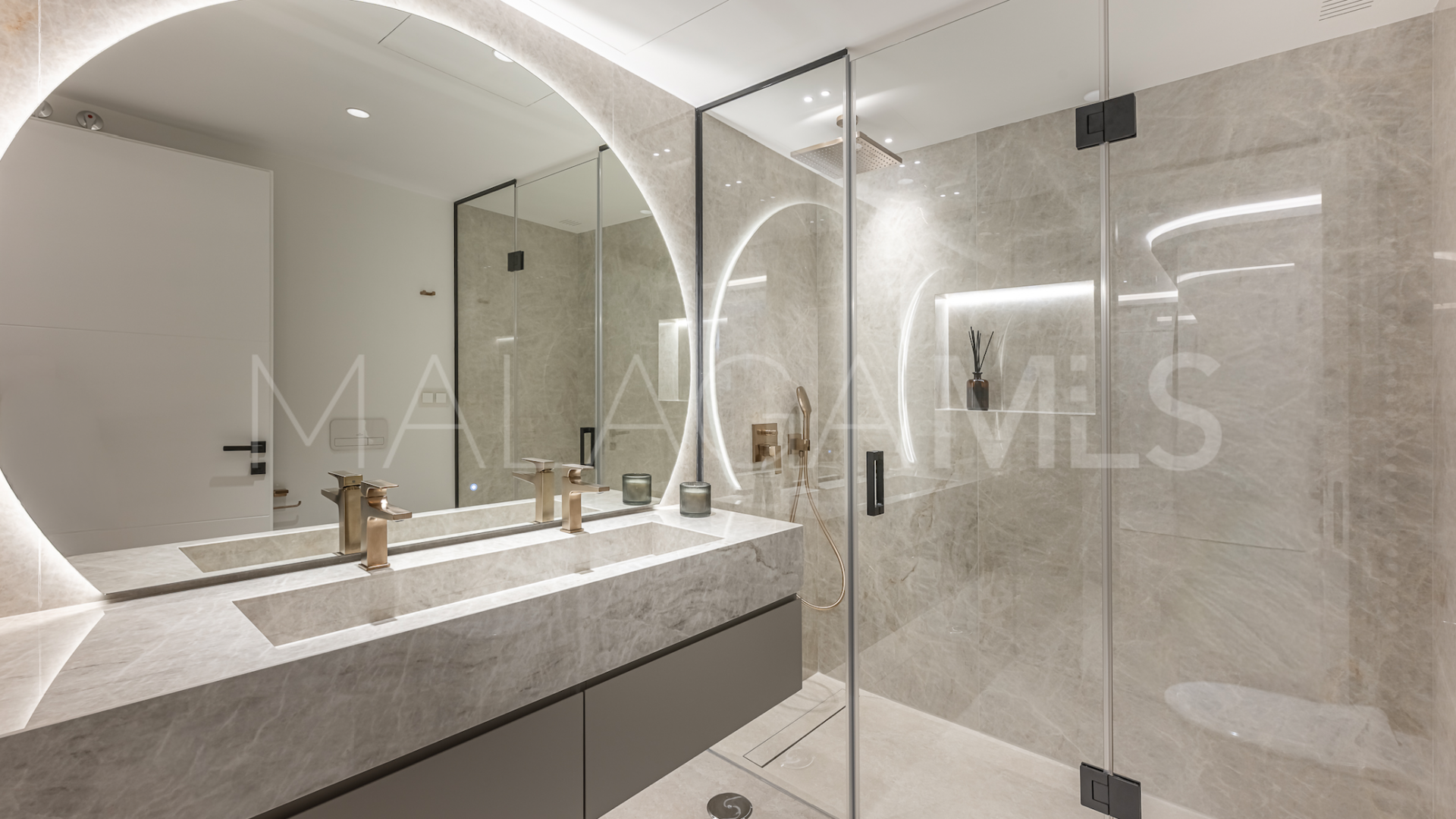 3 bedrooms apartment in Bahía del Velerín for sale