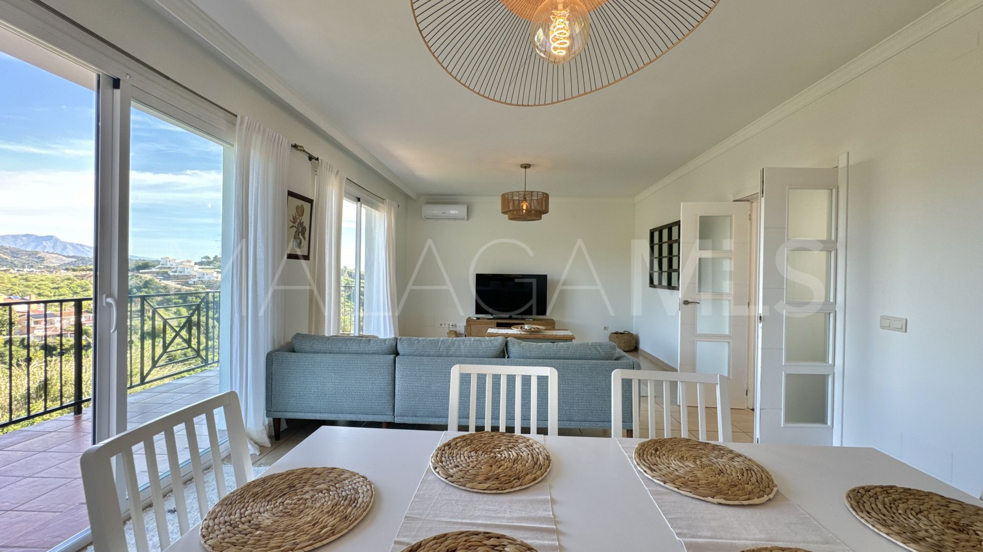 Hus i byn for sale in Altos de Estepona