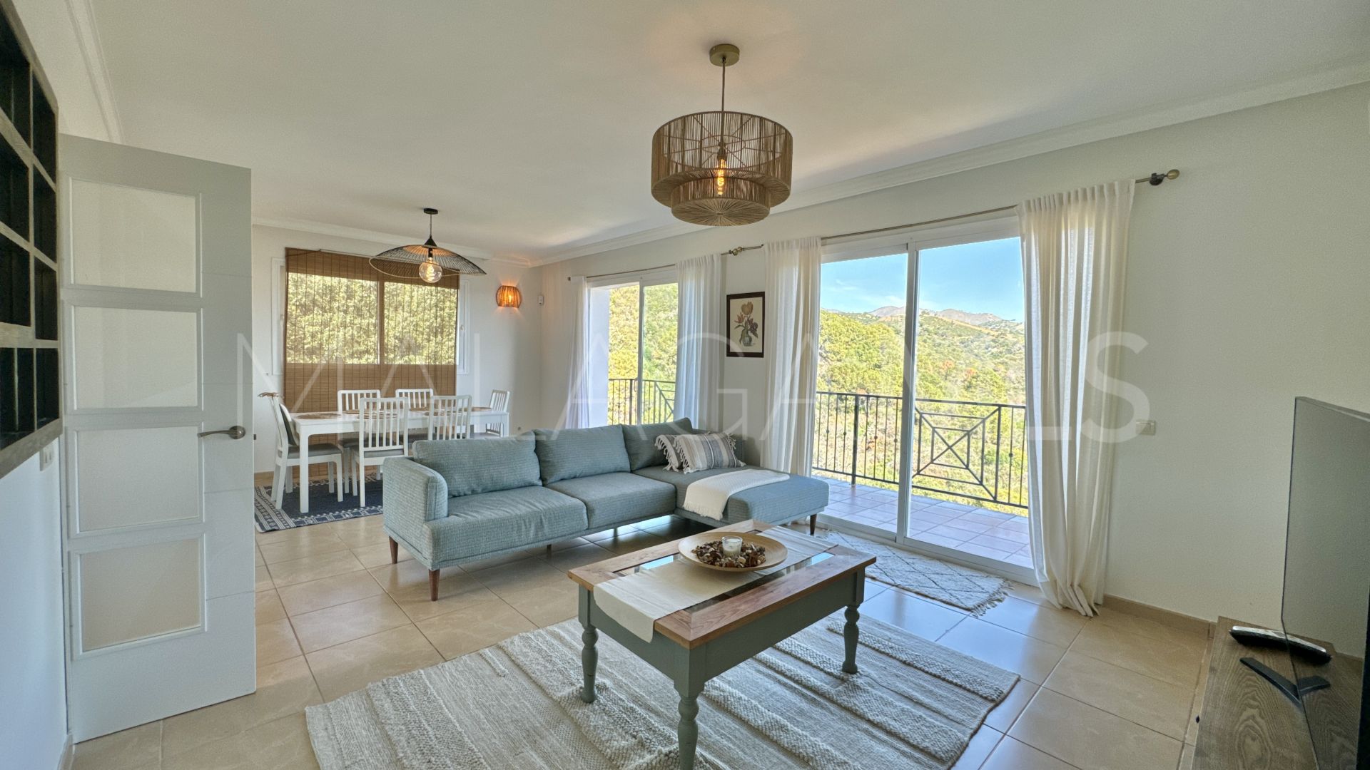 Hus i byn for sale in Altos de Estepona