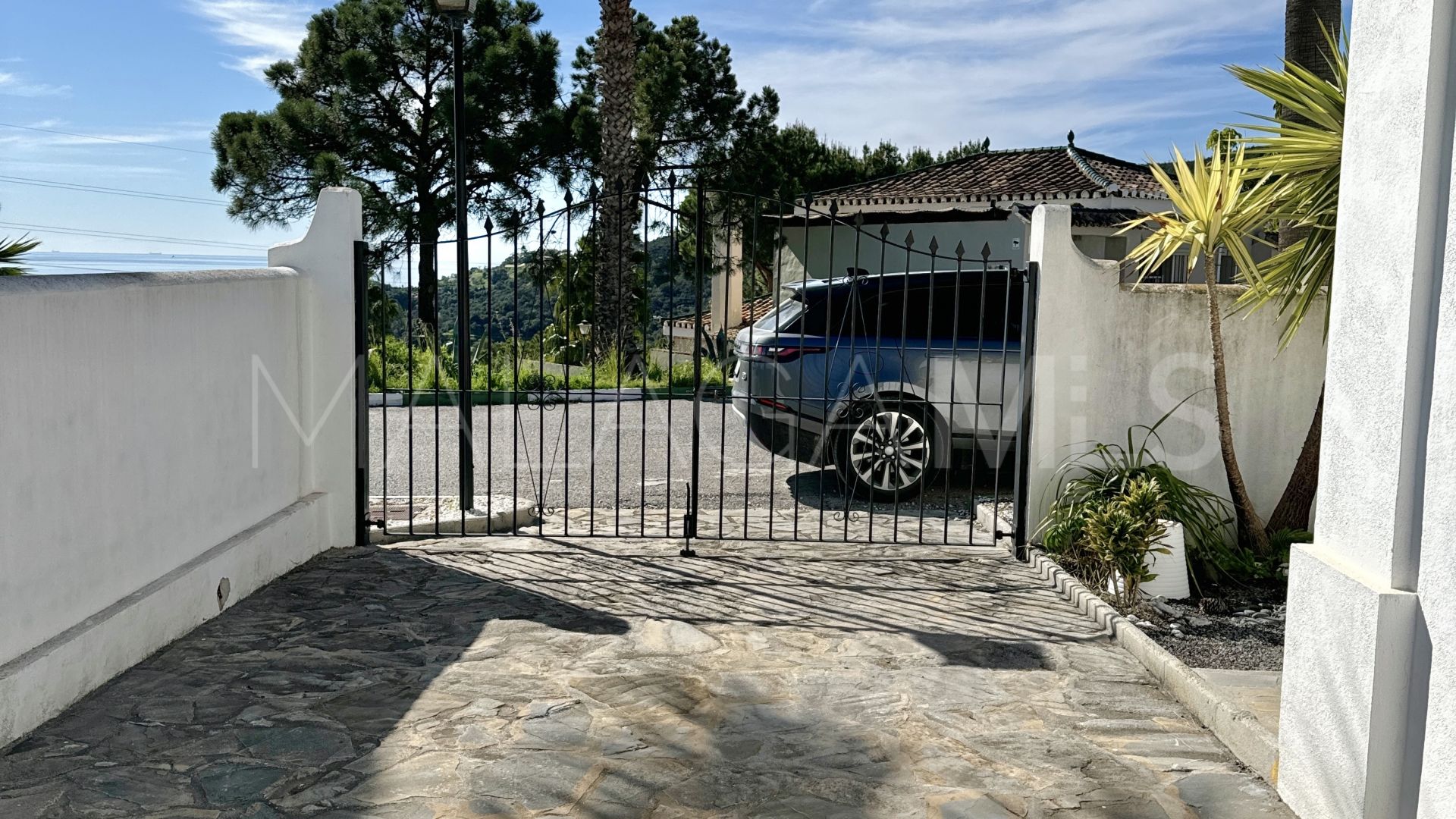 Hus i byn for sale in Altos de Estepona