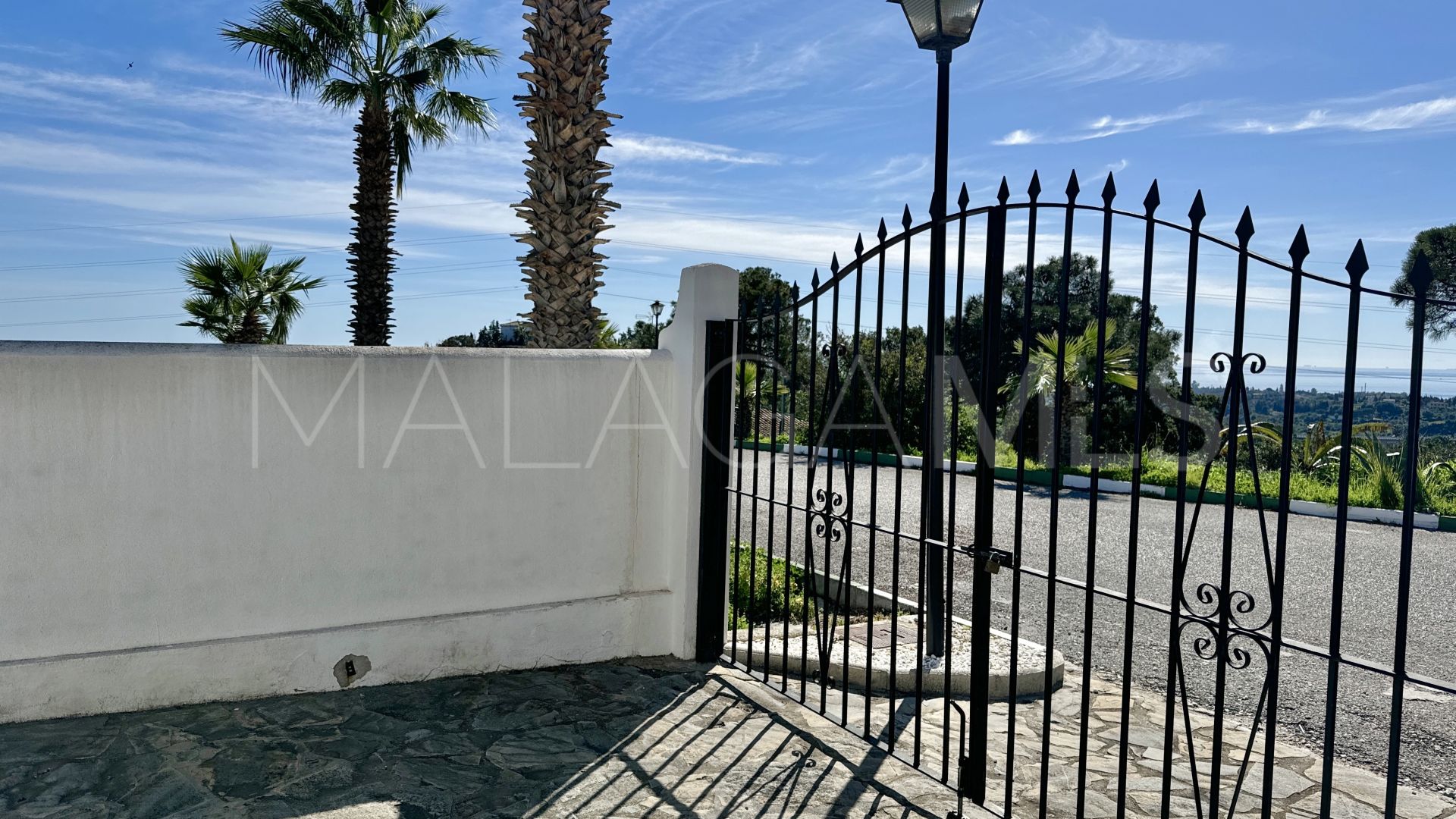 Hus i byn for sale in Altos de Estepona