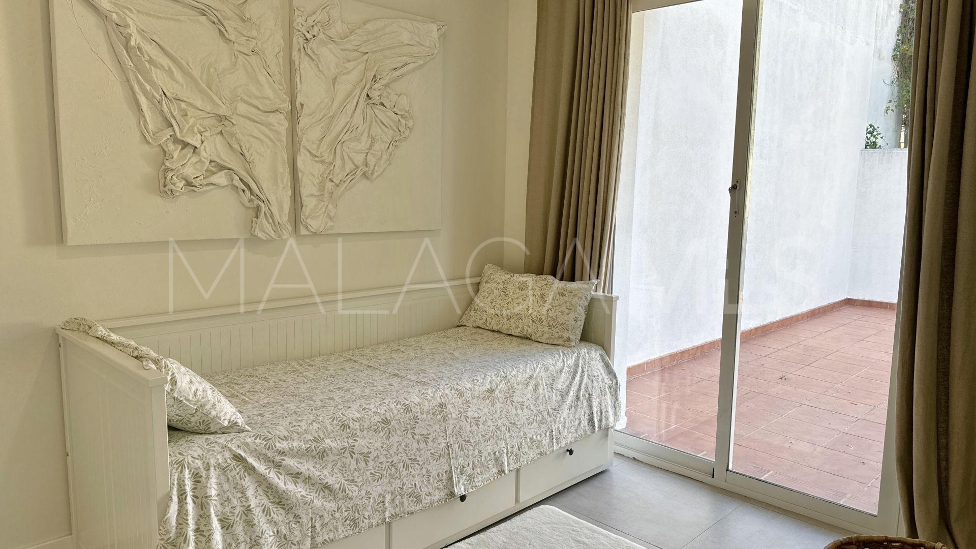Hus i byn for sale in Altos de Estepona