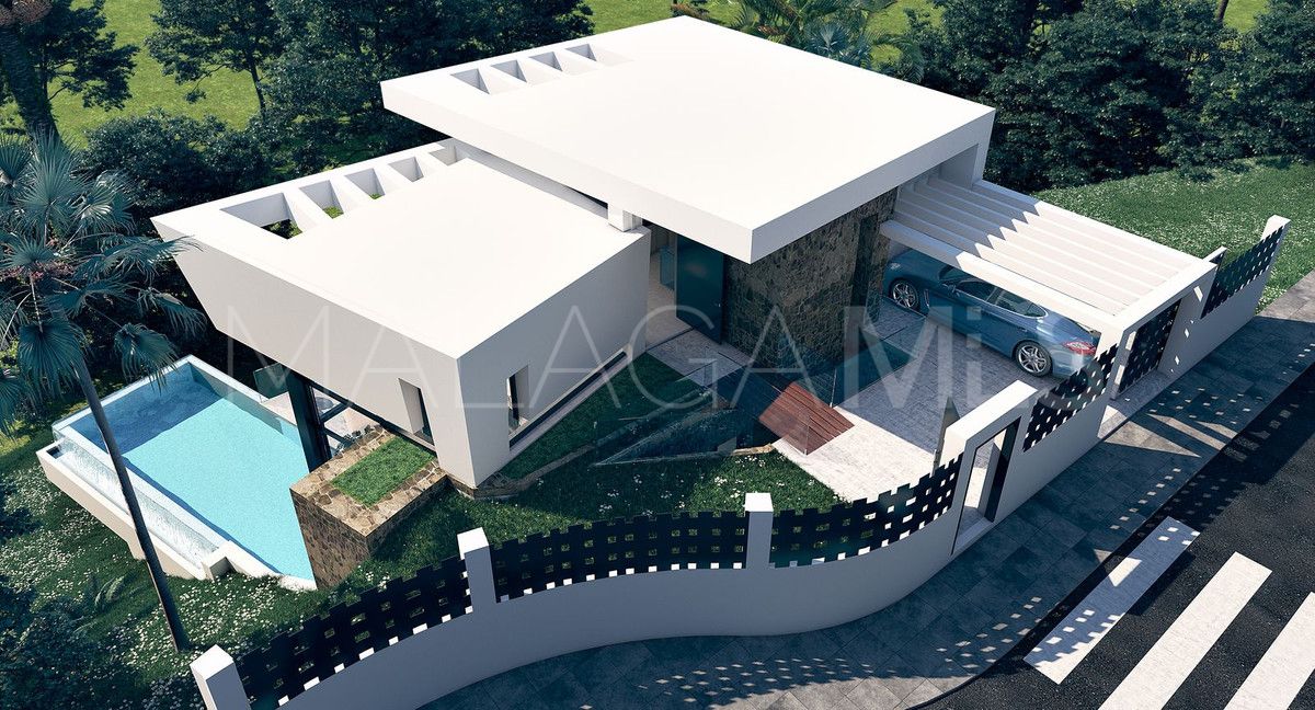 Villa for sale in Estepona