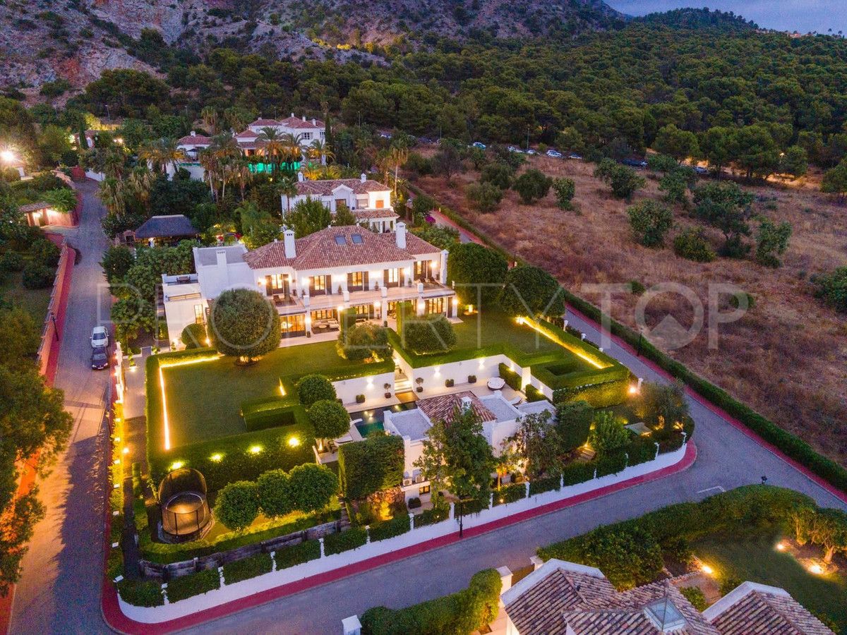 For sale 7 bedrooms villa in Marbella Golden Mile