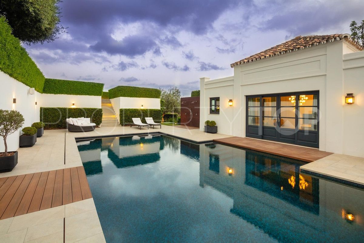 For sale 7 bedrooms villa in Marbella Golden Mile