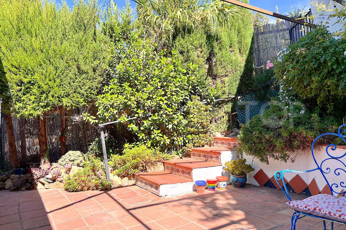 For sale 2 bedrooms villa in Estepona