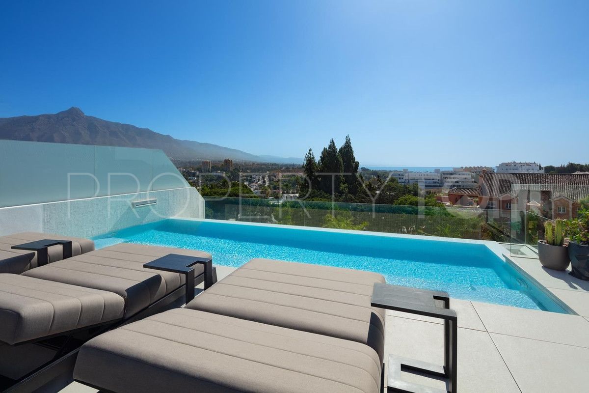 For sale Nueva Andalucia 4 bedrooms villa