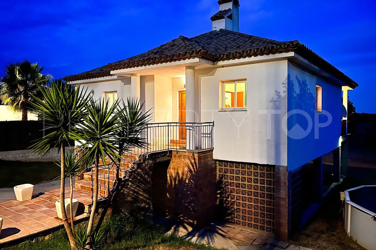 Villa en venta en Estepona