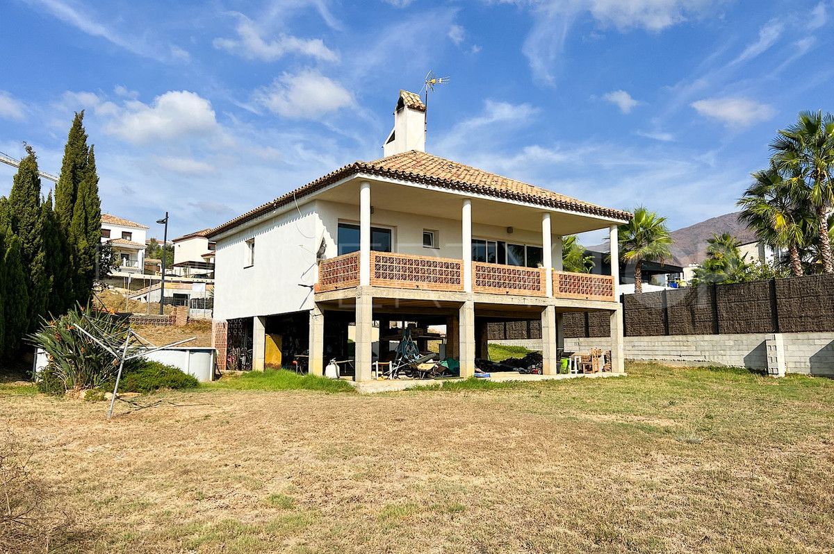 Villa en venta en Estepona