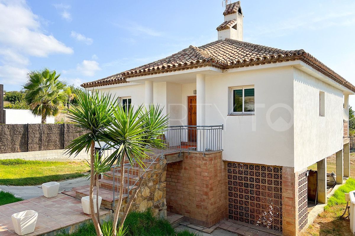 Villa en venta en Estepona