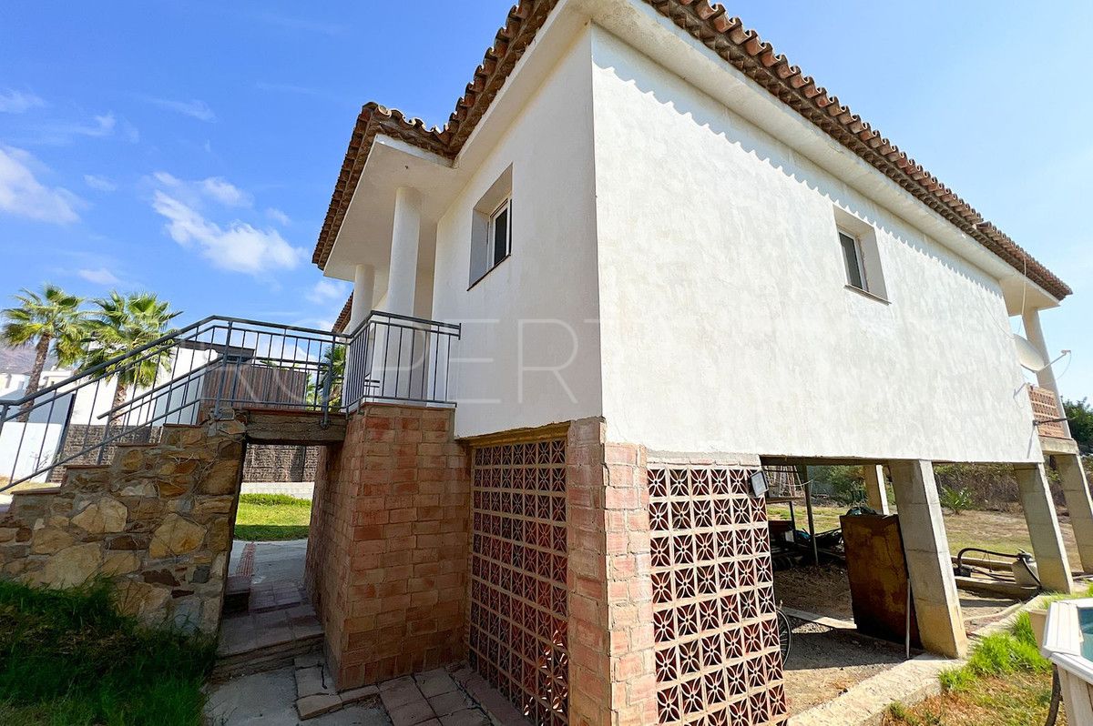 Villa en venta en Estepona