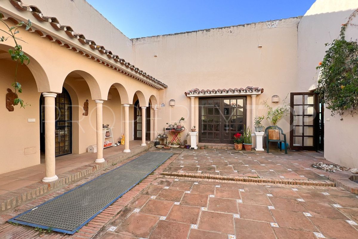 Estepona, villa en venta