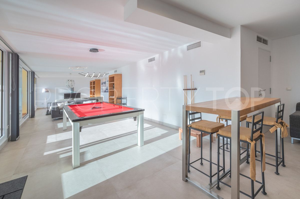 4 bedrooms villa for sale in Benahavis