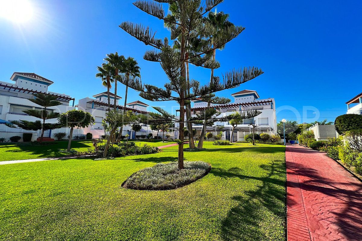 Town house for sale in Estepona with 5 bedrooms