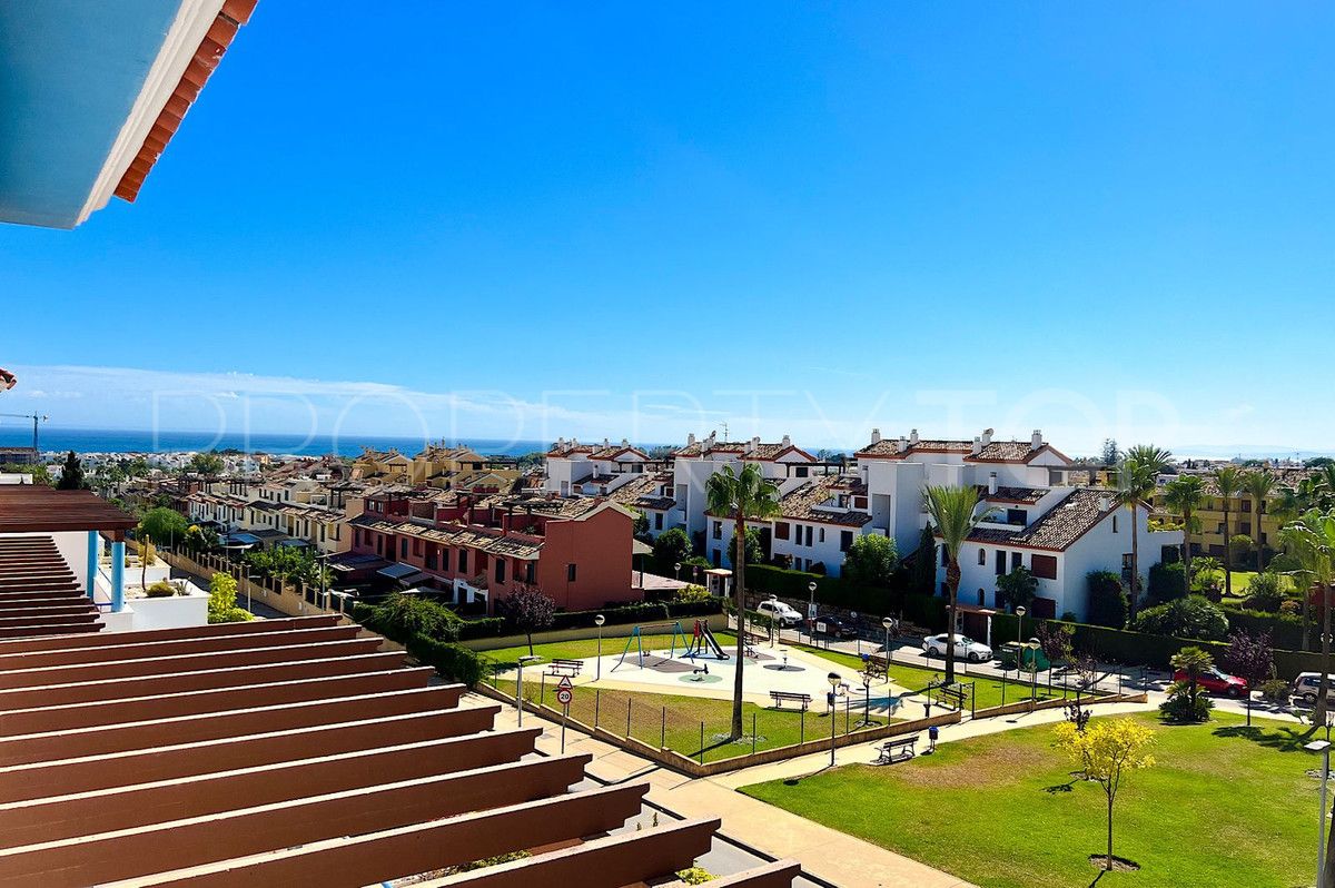 Town house for sale in Estepona with 5 bedrooms