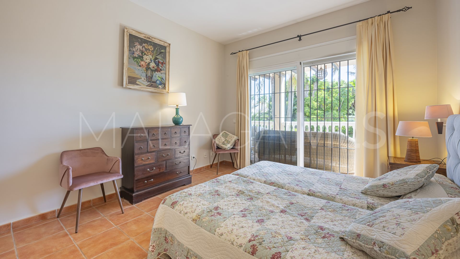 Buy villa in Costabella with 5 bedrooms