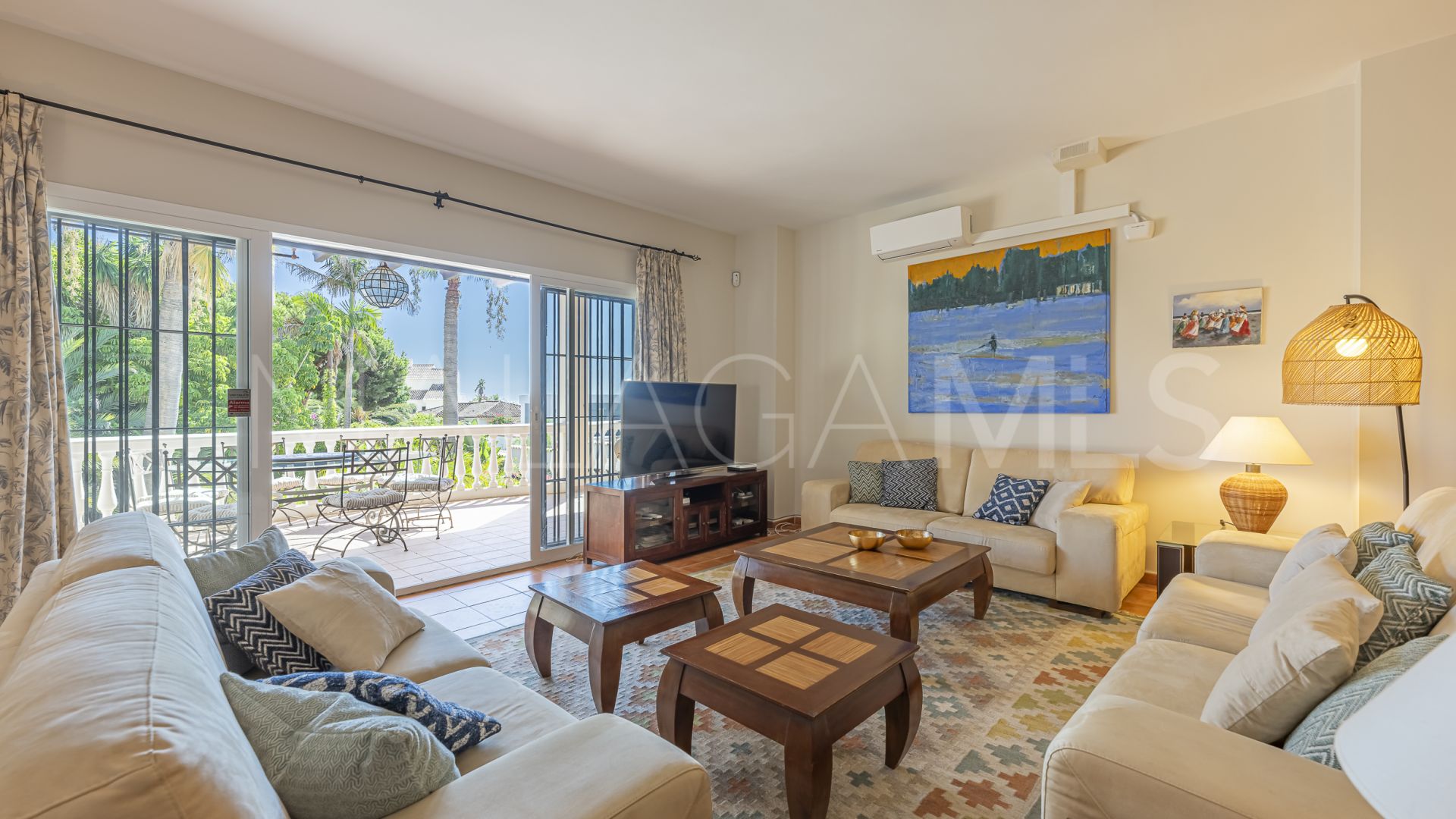 Buy villa in Costabella with 5 bedrooms