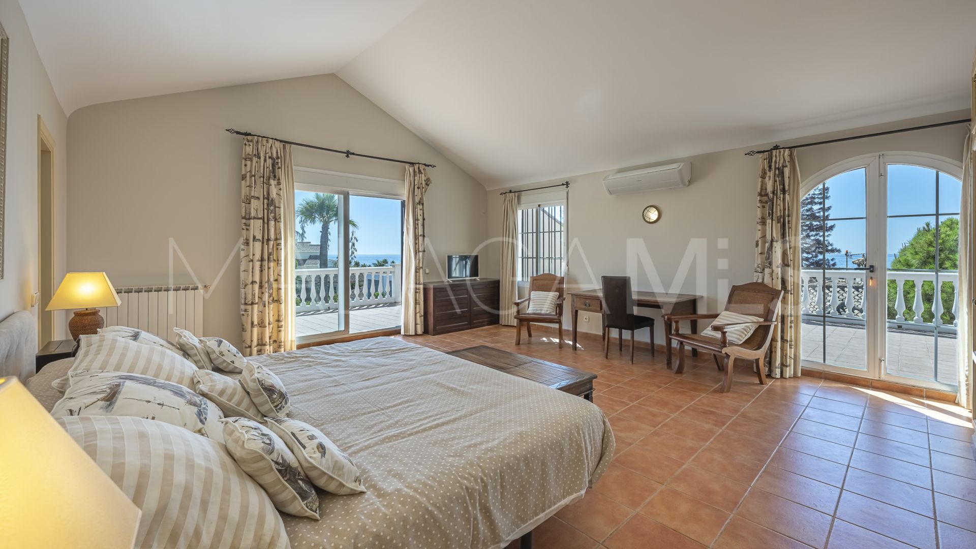 Buy villa in Costabella with 5 bedrooms