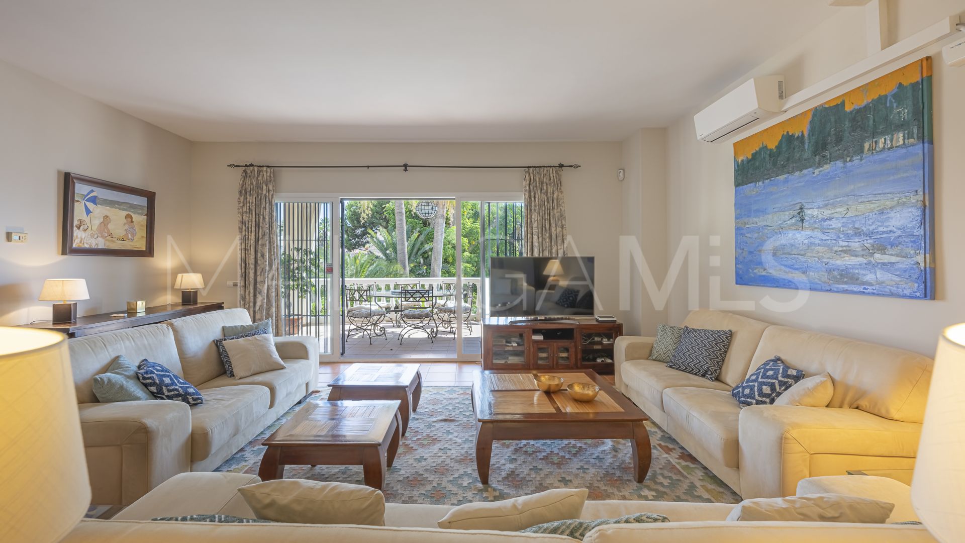 Buy villa in Costabella with 5 bedrooms