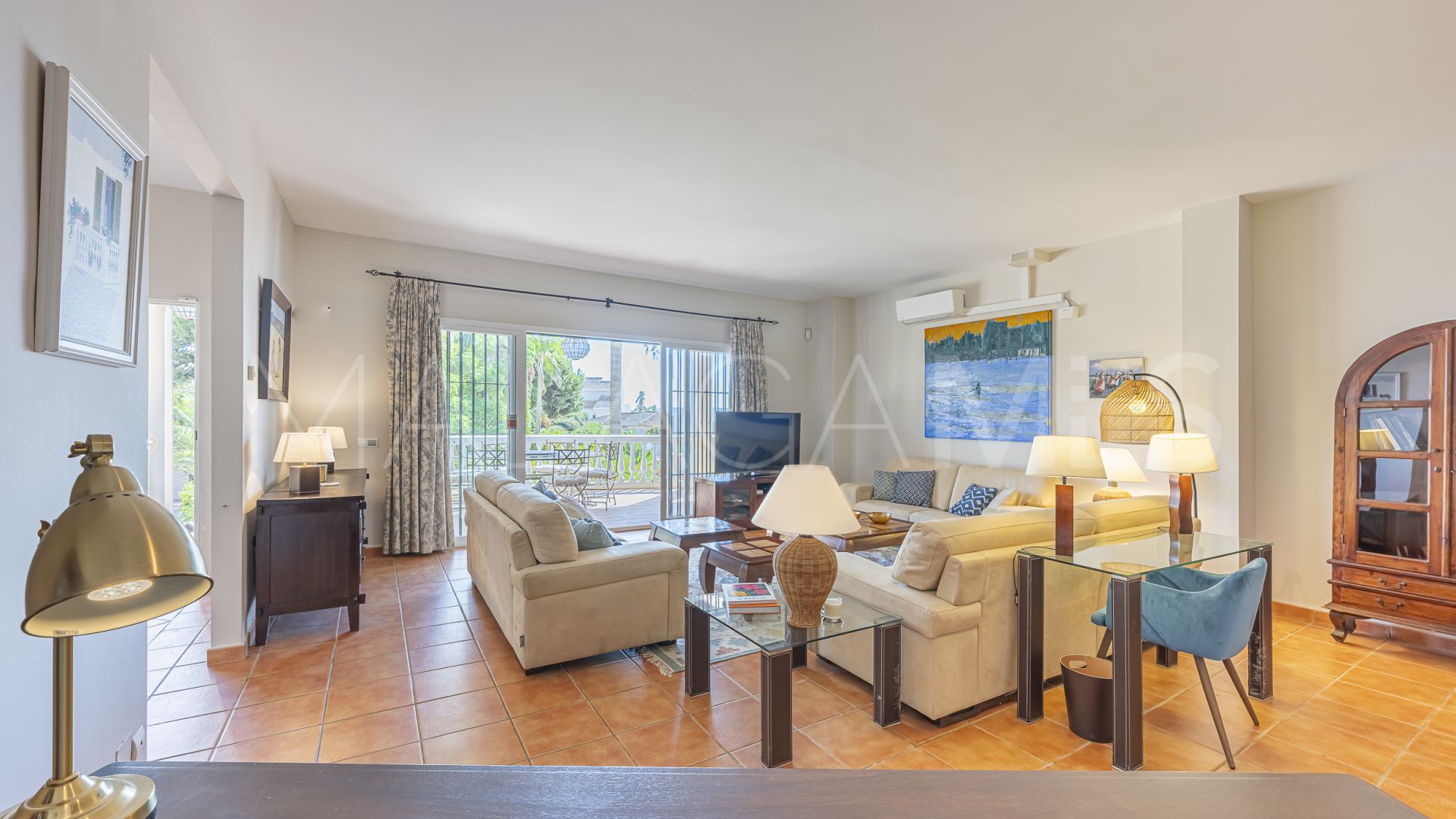 Buy villa in Costabella with 5 bedrooms