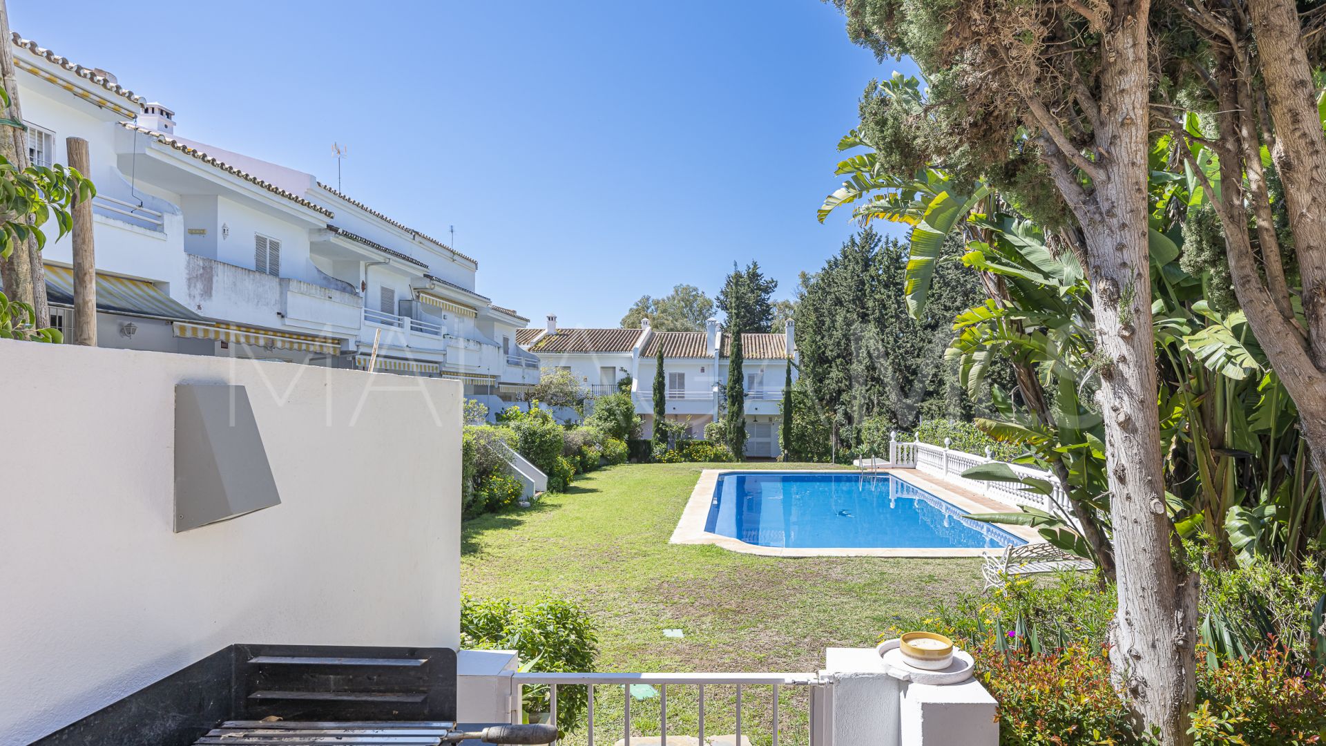 2 bedrooms Cabopino town house for sale
